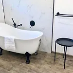 Piscine Chauffée&jardin - Centre 5 Min - 10 Min - Ménage
