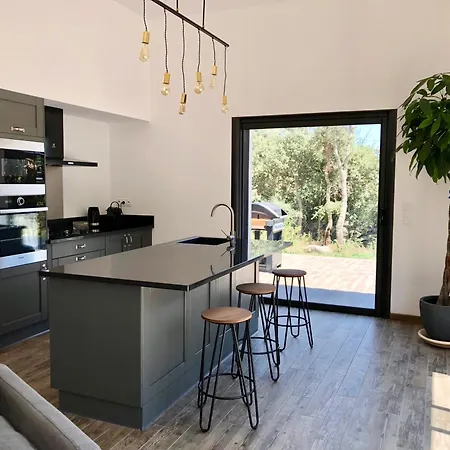 Villa Piscine Chauffée&jardin - Centre 5 Min - 10 Min - Ménage *