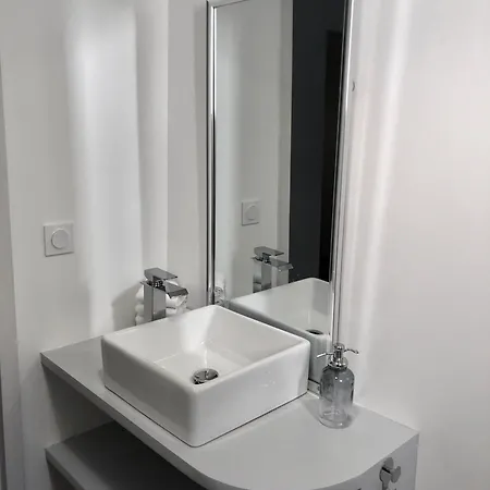 Villa Piscine Chauffée&jardin - Centre 5 Min - 10 Min - Ménage