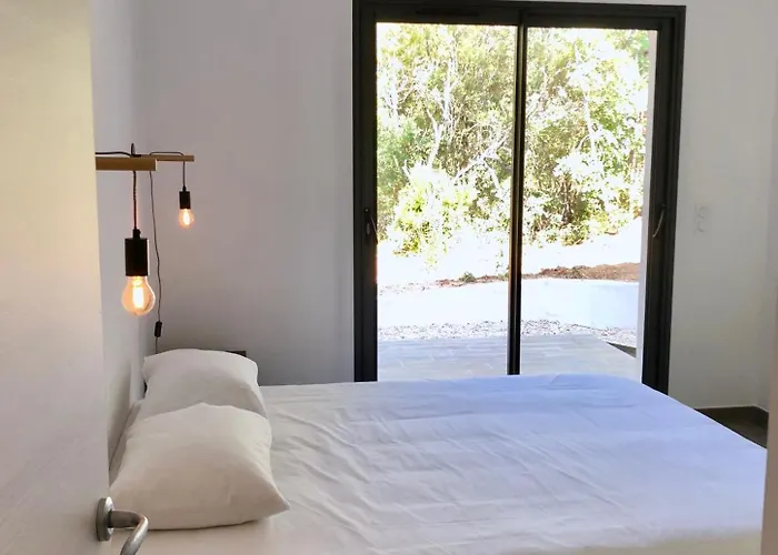 Piscine Chauffée&jardin - Centre 5 Min - 10 Min - Ménage * Porto-Vecchio (Corsica)