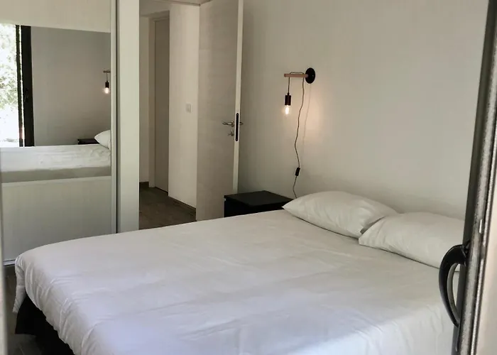 Piscine Chauffée&jardin - Centre 5 Min - 10 Min - Ménage