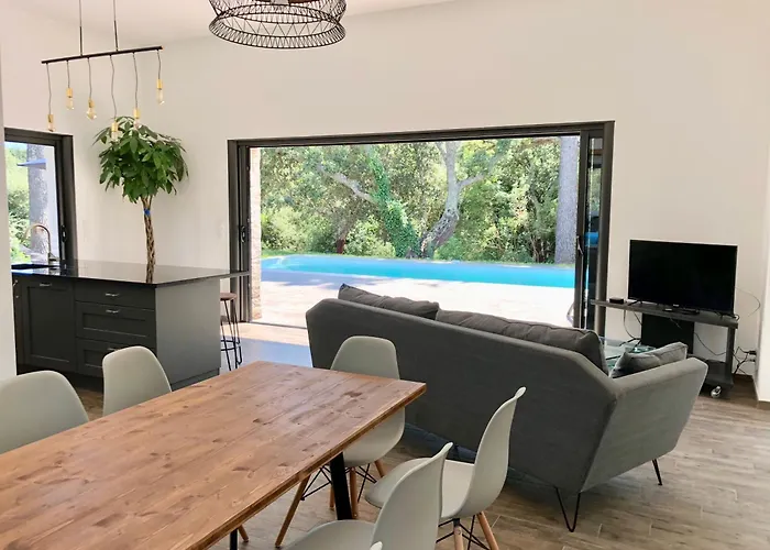 Piscine Chauffée&jardin - Centre 5 Min - 10 Min - Ménage Villa *